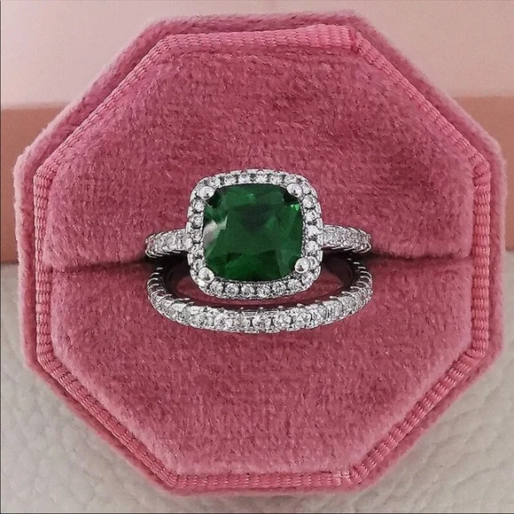 New 925 Silver Set Engagement Emerald Ring - Picture 4 of 4